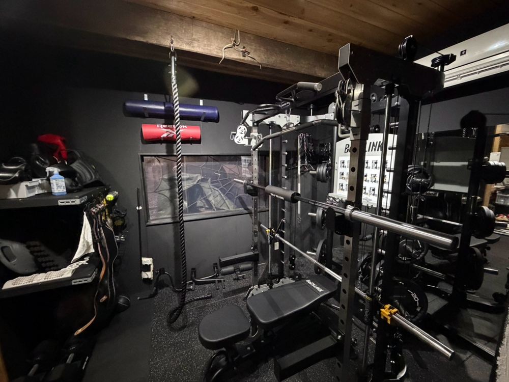 パワーラックとトレーニング器具